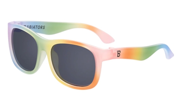 Babiators Original Navigator: Rad Rainbow I Smoke Lens I 6+ años